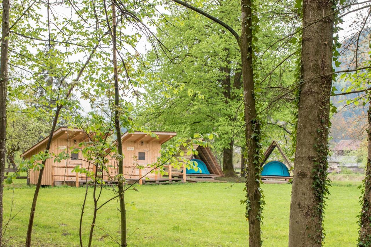 Готель Kamp Na Otoku - Ljubno Ob Savinji Екстер'єр фото