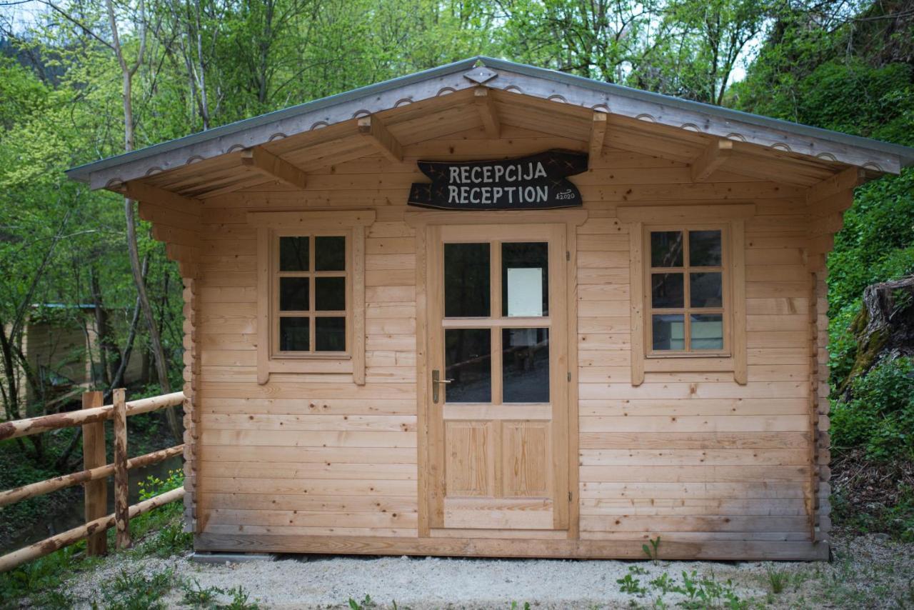 Готель Kamp Na Otoku - Ljubno Ob Savinji Екстер'єр фото